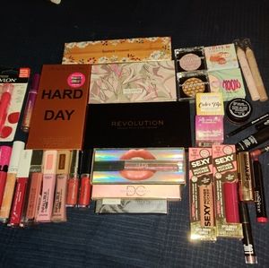 Makeup (BRAND NEW)
